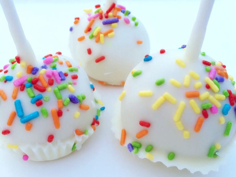 Baking a Cake Without a Cake Pan Creative Ways That Work Baking Nook