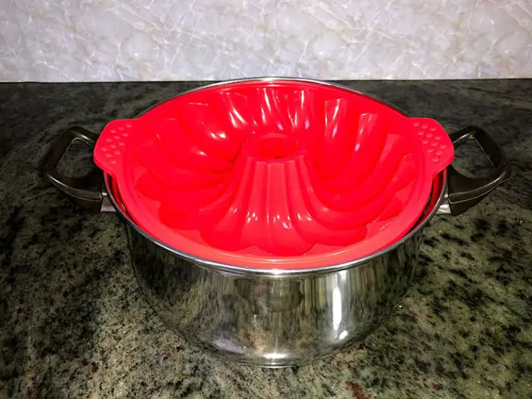 How to Use Silicone Bakeware 14 Baking Tips and Tricks Baking Nook