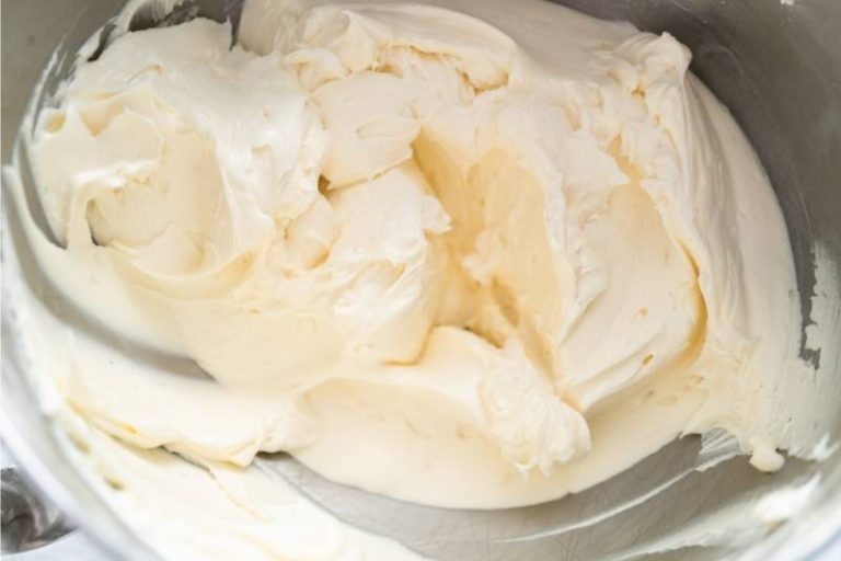 Why Is My Buttercream Frosting Runny? How to Thicken It… Baking Nook