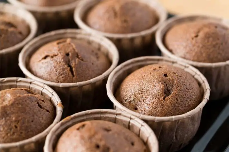 dry and cracked muffins