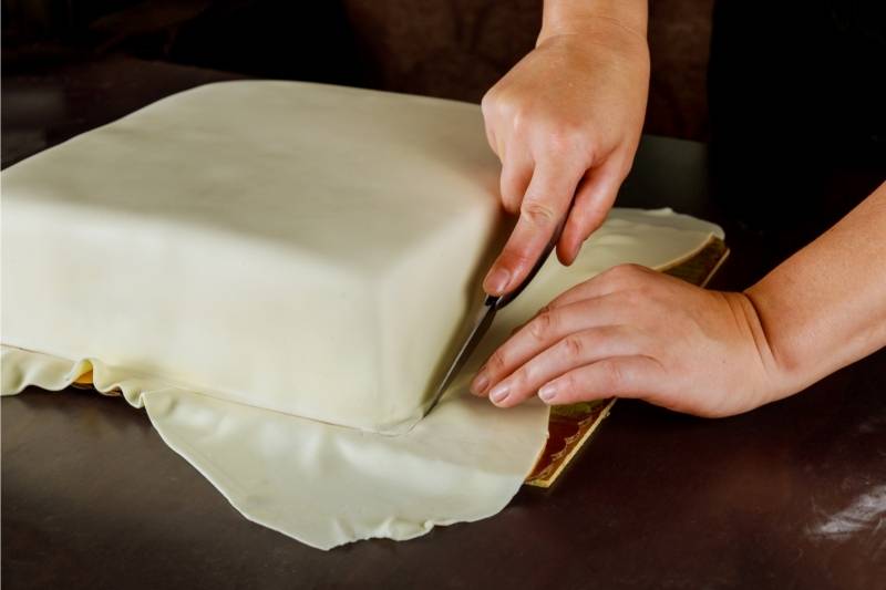 Cutting Fondant Square Edges