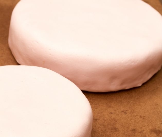 Frozen Cakes Covered in Fondant Icing