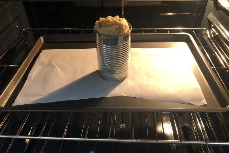 Cake in a tin can in the oven