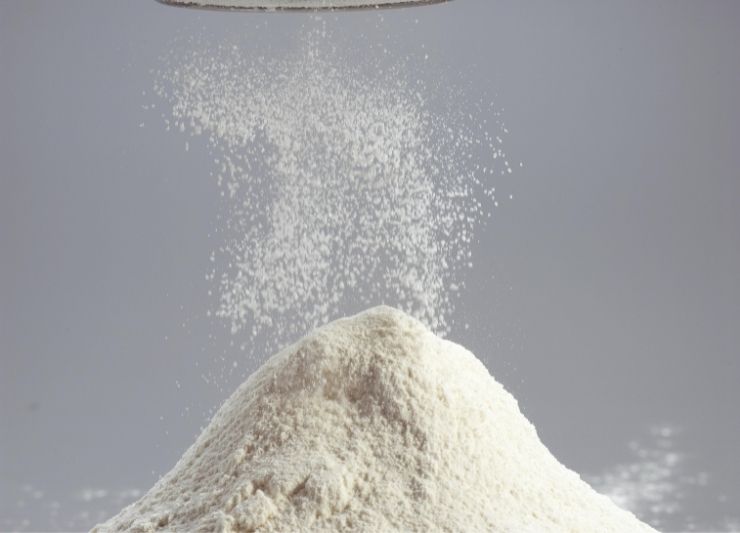 Aerating Adds Air Pockets to the Flour